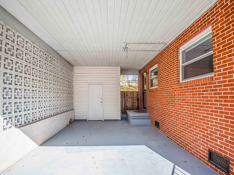 3253 Buffat Mill Rd — Photo 5