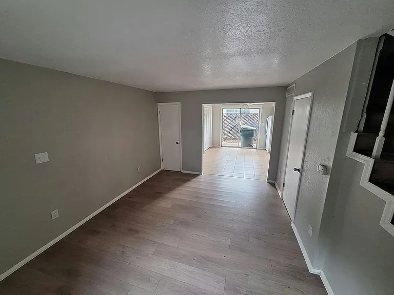 919 E Orange St #B — Photo 29