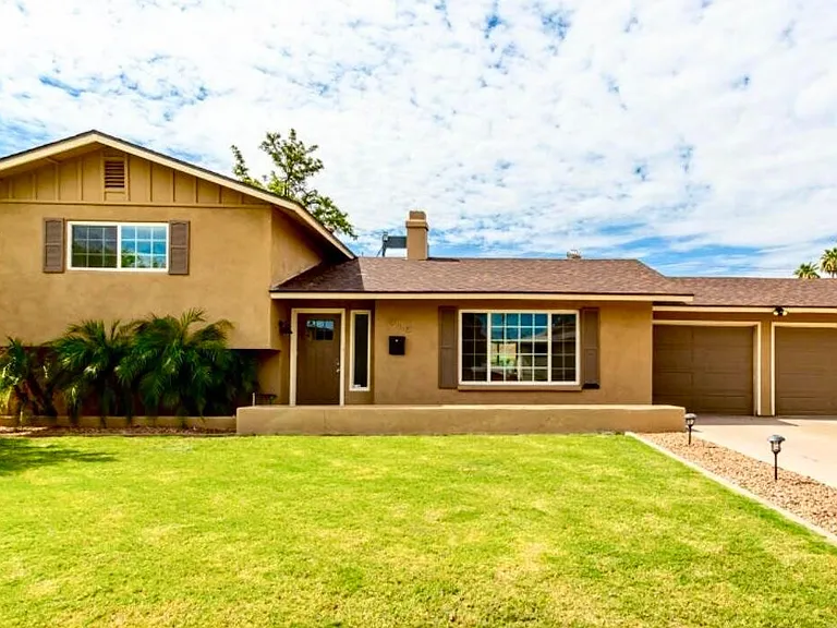 919 E La Jolla Dr — Photo 3