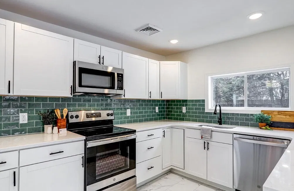 150 West Governor Road - 1 — Photo 3
