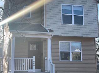 1046 Dakin St, Lansing, MI 48912