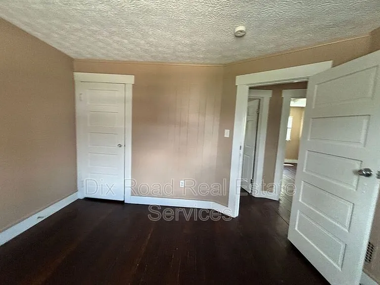 112 Heaton Ave — Photo 18
