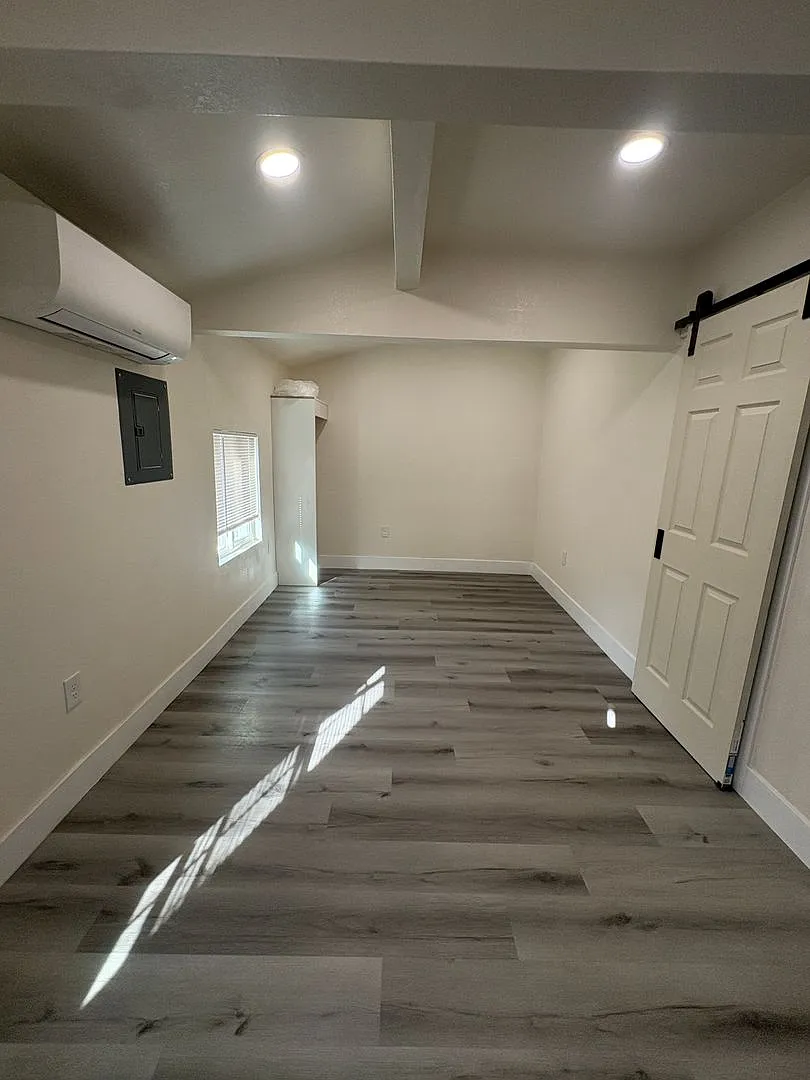 316 6th Street #3 - Fully Remodeled! — Photo 3