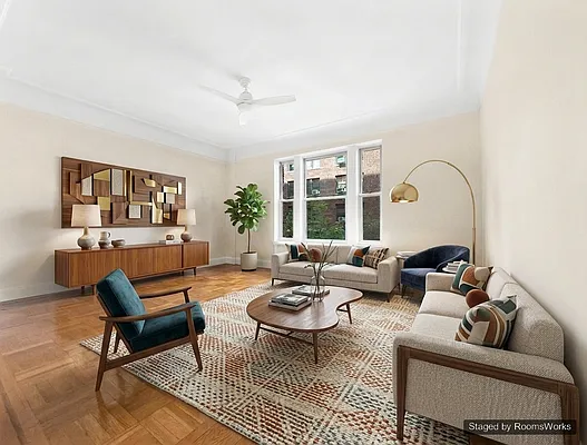 Living room, photo 1