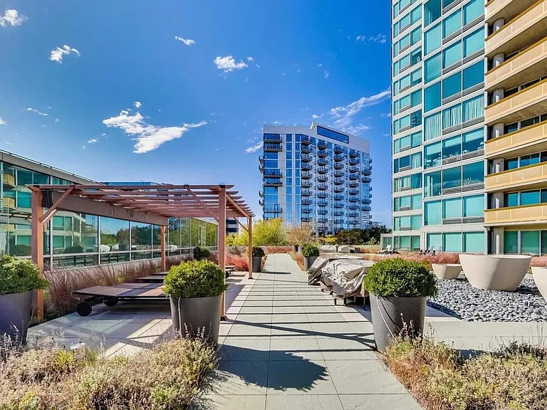 1720 Maple Ave #580 — Photo 4