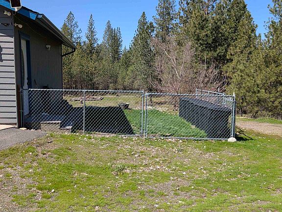 2nd image of 4807 E Chattaroy Rd