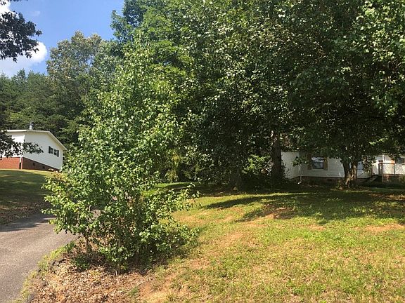 3rd image of 1144 Pipers Gap Rd