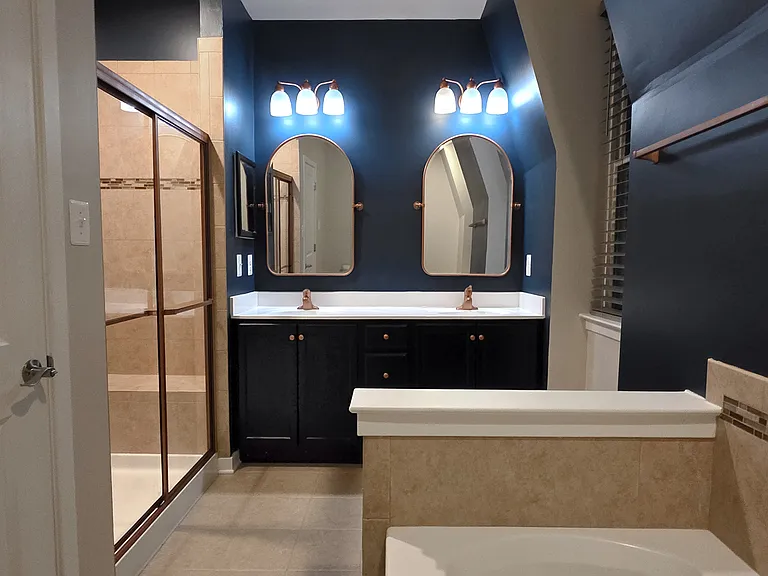 En-suite bathroom