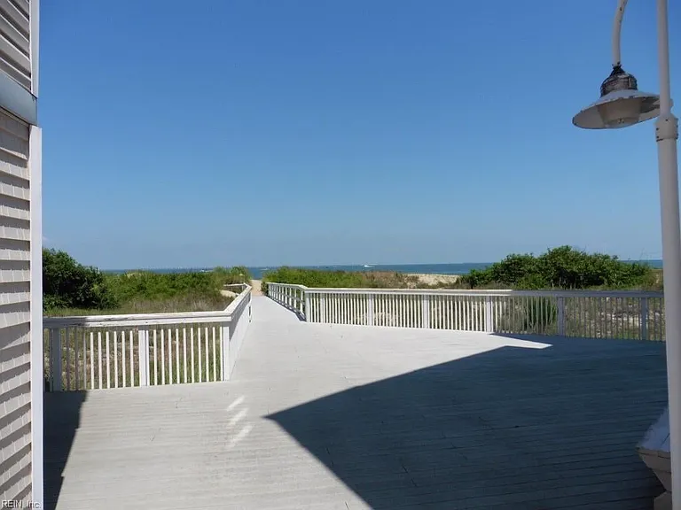 2368 Bays Edge Ave — Photo 25