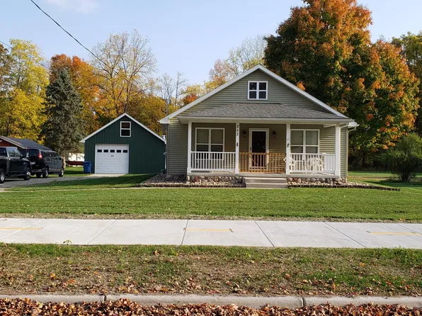253 W Battle Creek St, Galesburg, MI 49053