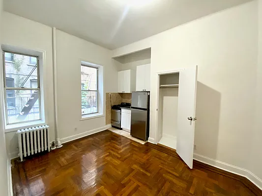 Rented by Douglas Elliman | media 4