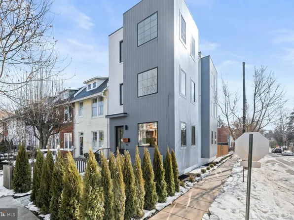 3554 T St NW, Washington, DC 20007