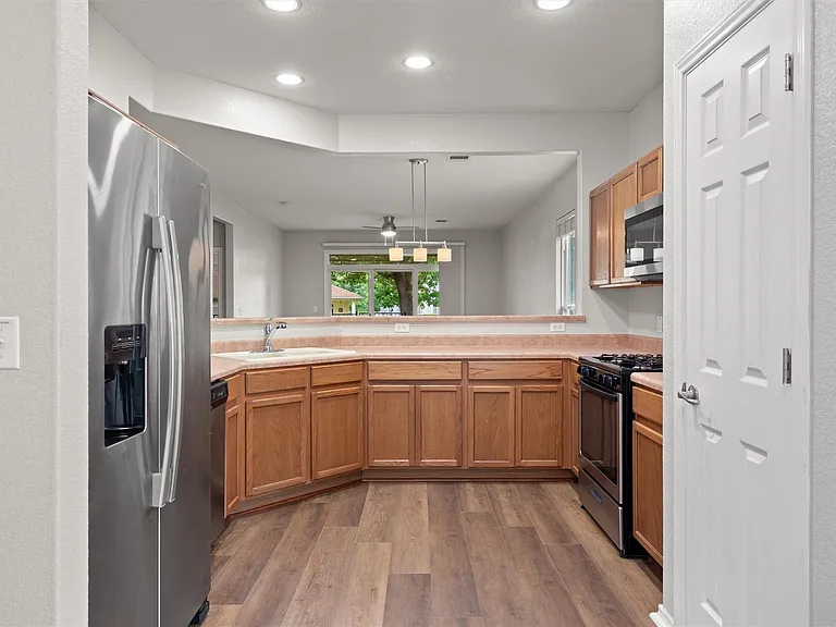 330 Portsmouth Dr — Photo 20
