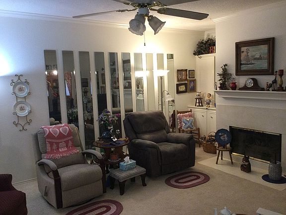 4th image of 613 Poplar St