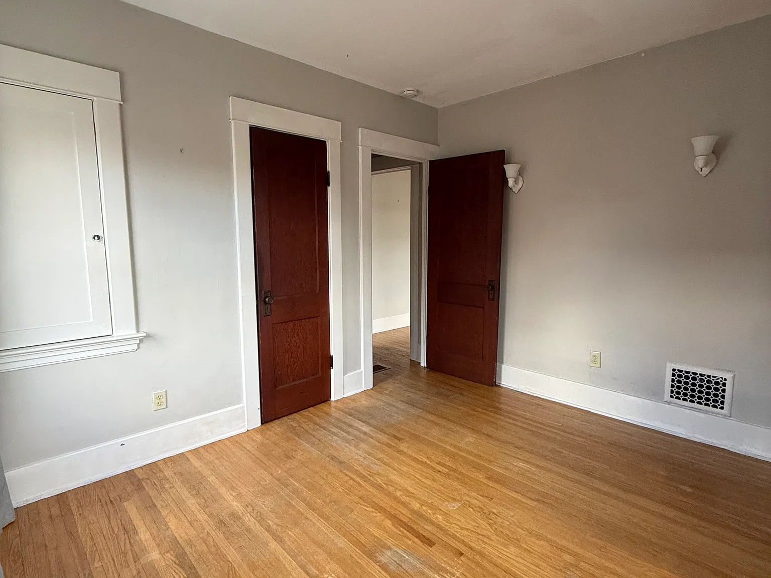 1 bed, 800 sqft, $1,150 — Photo 3
