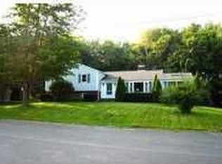 28 Bouchard Dr, Brunswick, ME 04011