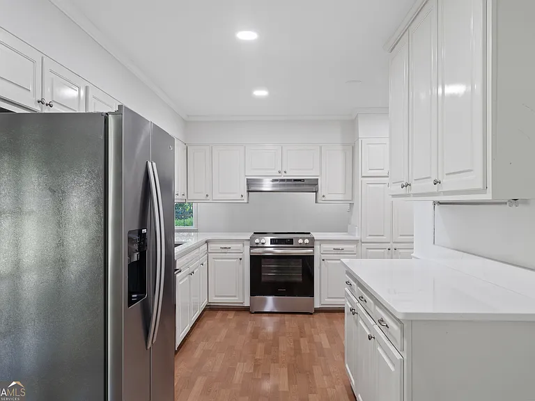 223 Brookwood Dr — Photo 14