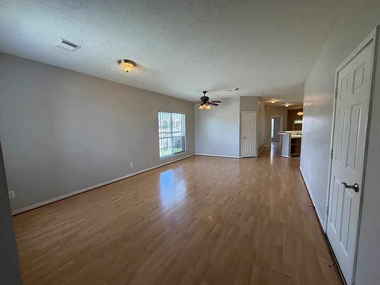 13403 Agarita Ln — Photo 3