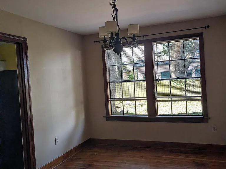 313 Burgin Ave — Photo 17