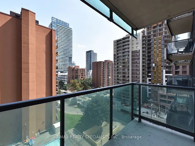 70 Roehampton Ave #712 — Photo 18