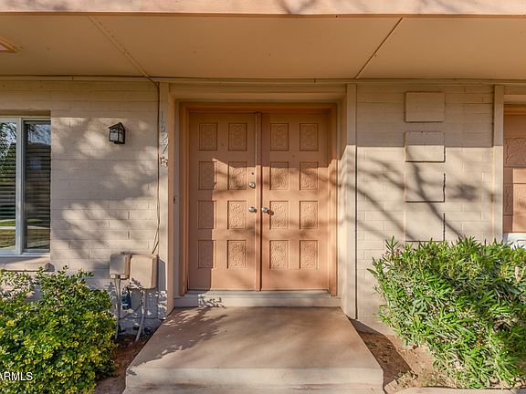 4th image of 1627 E LOGAN Drive