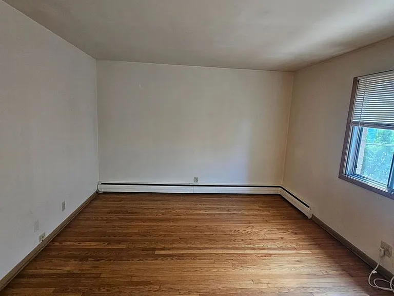 1851 N Oakland Ave (18 Unit) — Photo 3