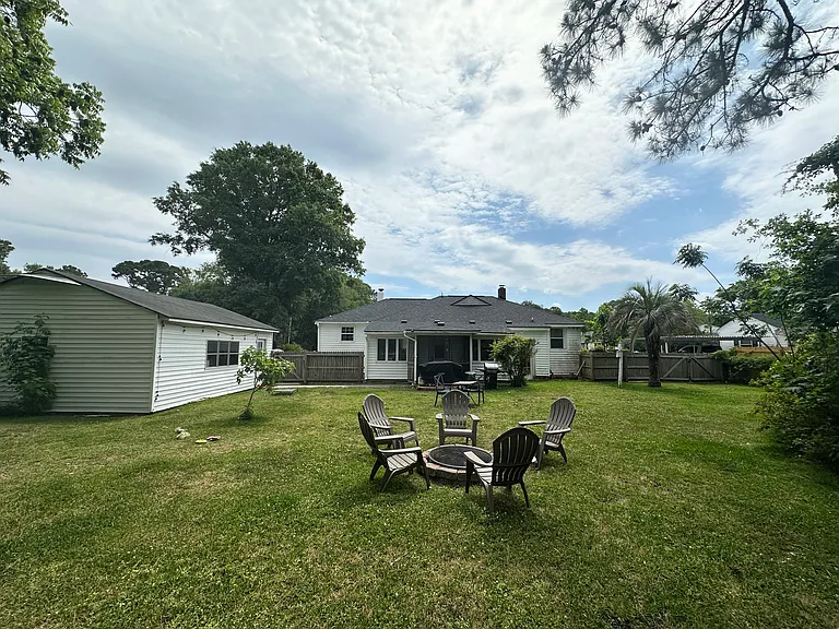 411 Carol St — Photo 2