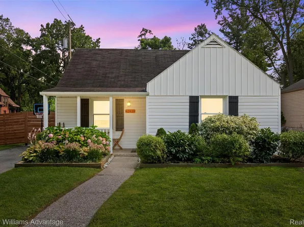 42439 Parkhurst Rd, Plymouth, MI 48170