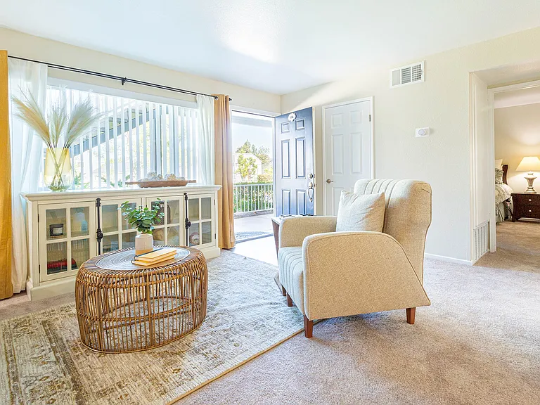 Mountain View Apartments — Photo 2