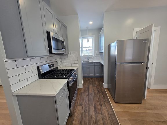 5th image of 31 Milton Ave Floor 2