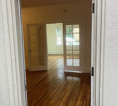 2nd image of 437 Euclid Ave #10