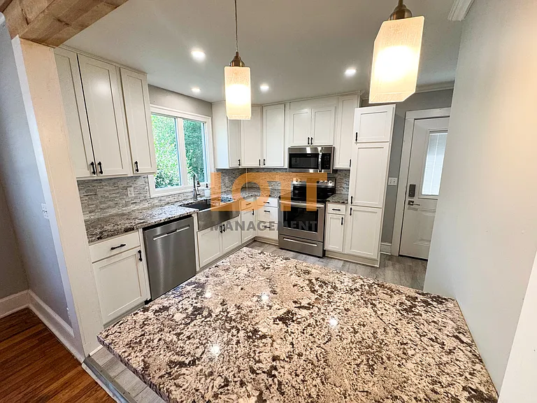 106 E C Ave — Photo 15