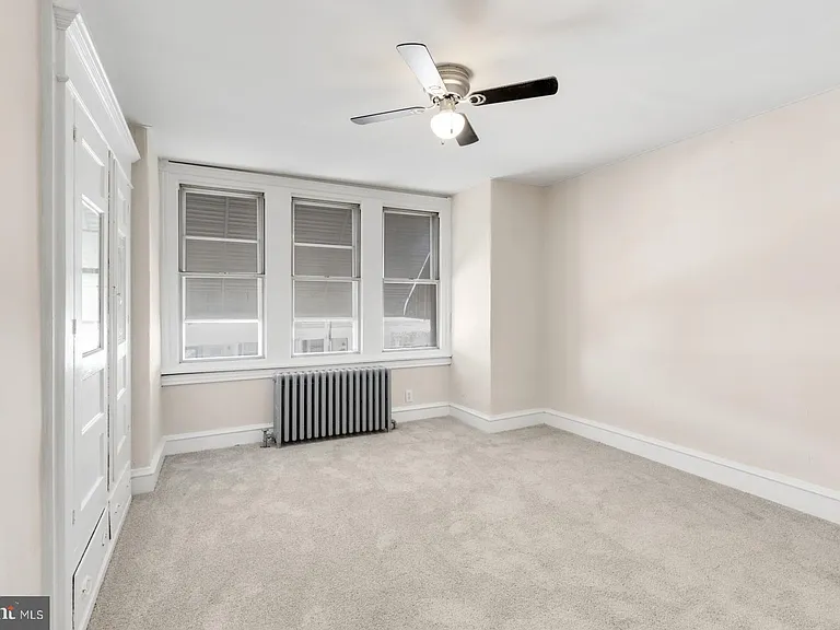 2323 E Cambria St — Photo 24