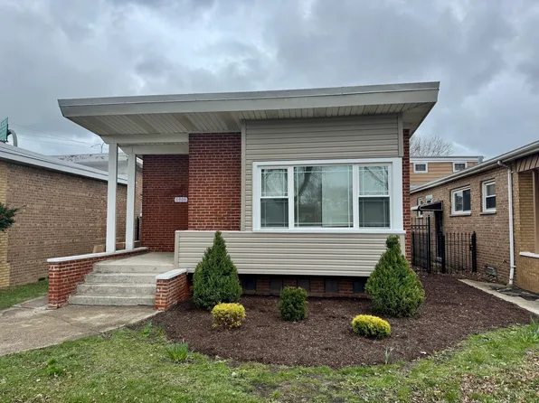 8909 S Phillips Ave, Chicago, IL 60617