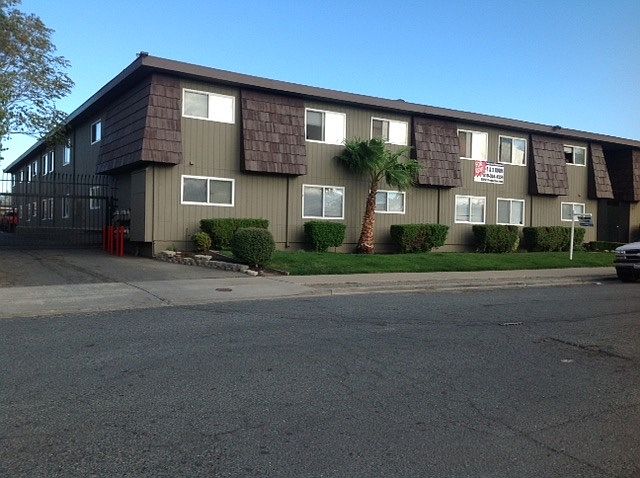 1st image of 1017 H St APT 17