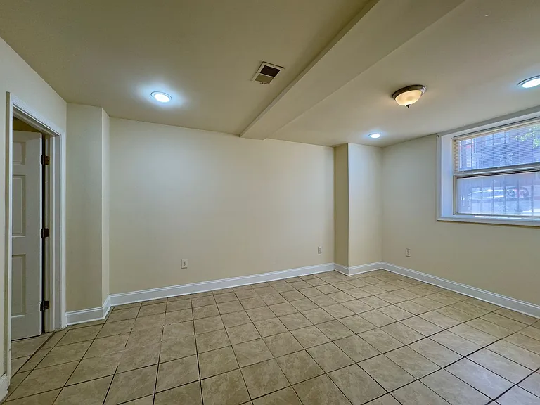 Apartments in Reservoir Hill, Baltimore, MD! — Photo 34