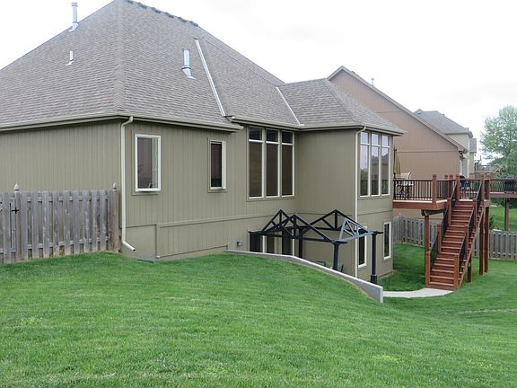 2nd image of 9032 N Agnes Ave