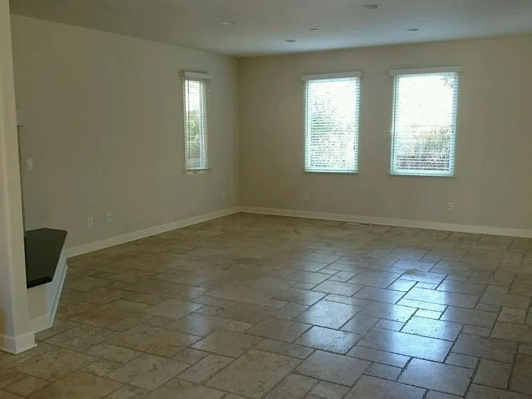 423 Dela Rosa Ave — Photo 11