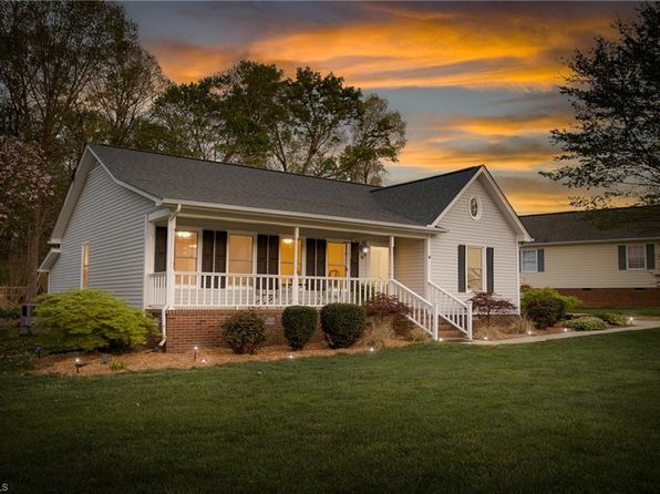 124 Holly Ridge Ln, Mebane, NC 27302