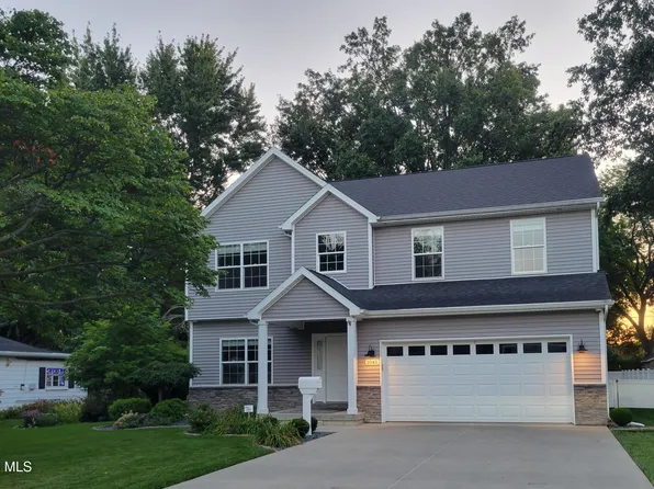 1045 Hickory St, Perrysburg, OH 43551