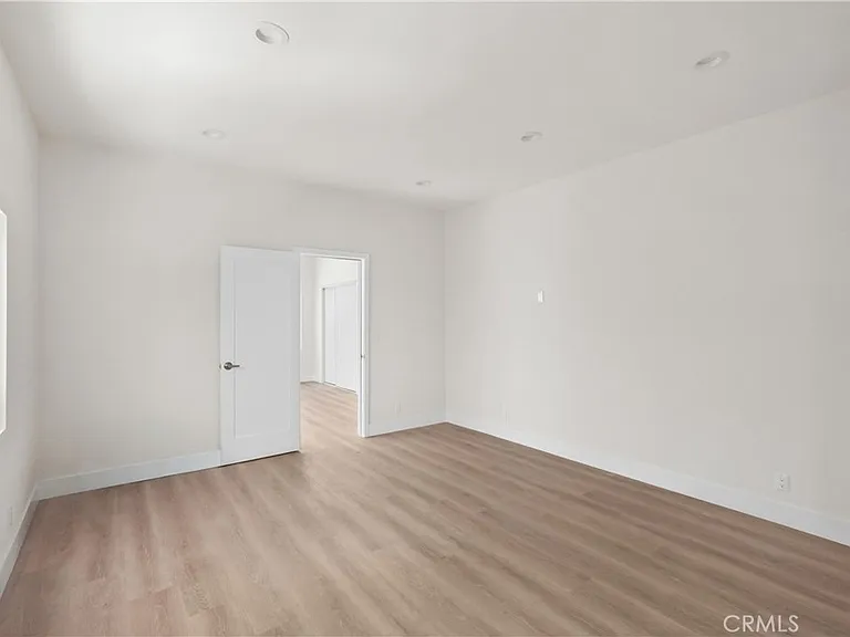 1530 N Mariposa Ave — Photo 16