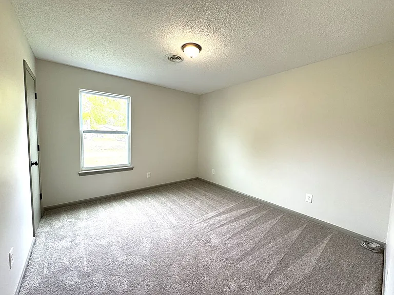 833 Mill River Rd — Photo 20