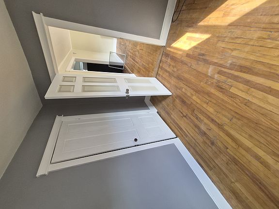4th image of 17 Horton St #5
