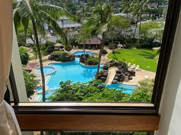 501 Hahaione St #1-6G, Honolulu, HI 96825