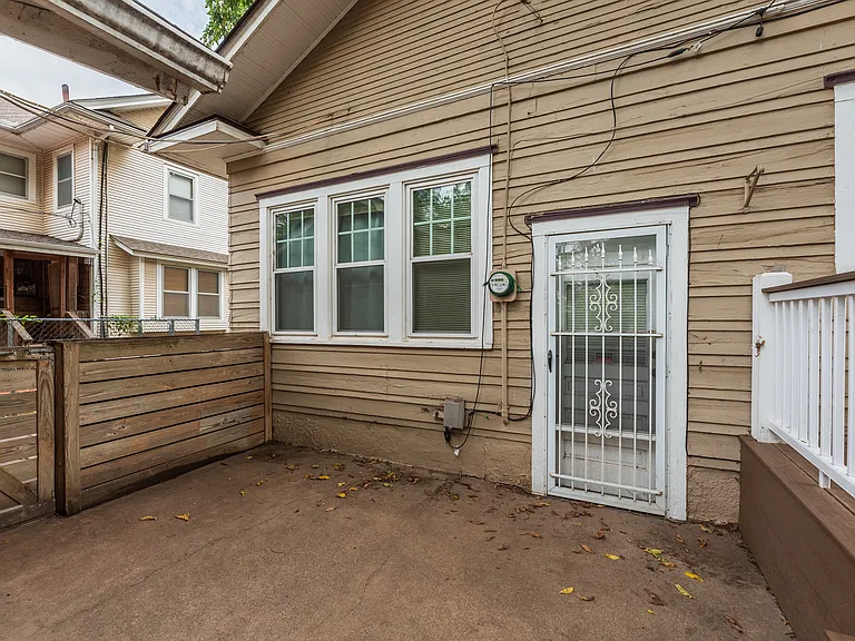 1221 N Perry Ave — Photo 22