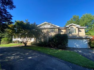 5266 Chillicothe Rd, Chagrin Falls, OH 44022