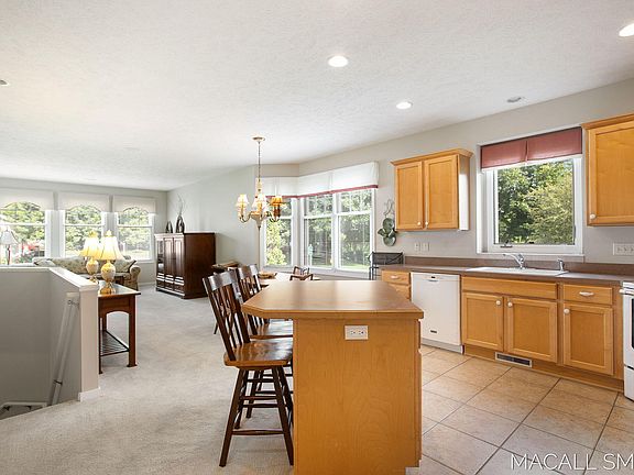 5th image of 6008 Heritage Meadow Dr