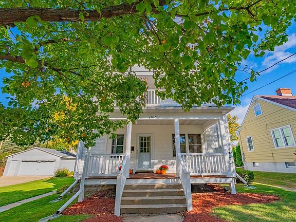 3rd image of 1108 Garden Ave