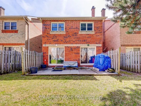 22 Cardwell Ave, Toronto, ON M1S 4Y3