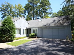 121 Woodridge Rd, Greenwood, SC 29646